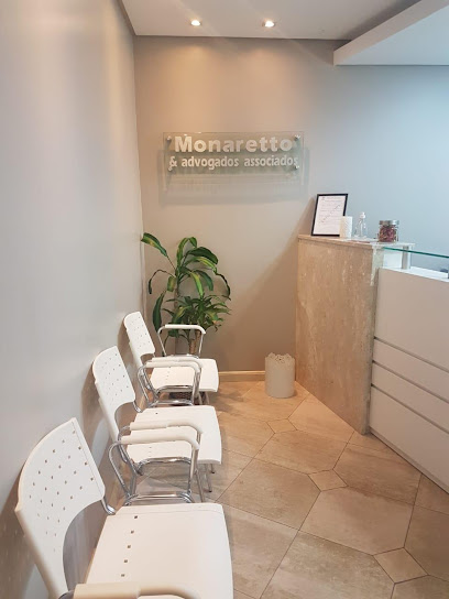 Monaretto & Advogados Associados