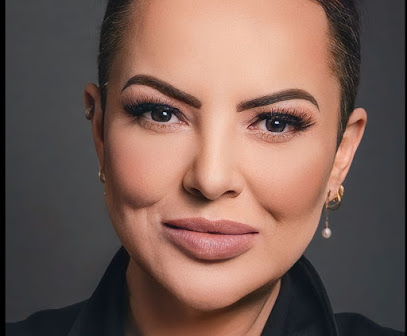 Dra. Claudia Santos