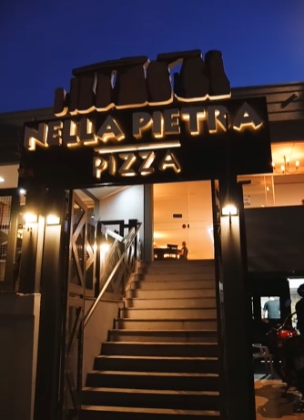 Nella Pietra Pizza